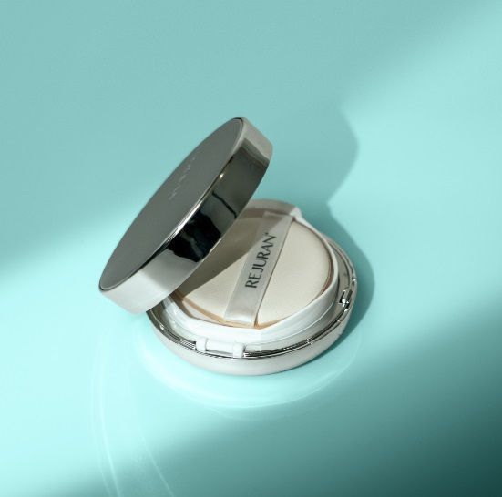 REJURAN SkinGlow Cushion SPF50+ Мультифункціональний кушон з полінуклеотидами 15 г RE32 фото